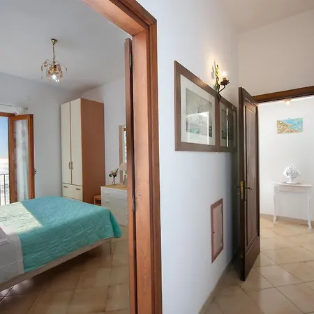 Casa Rossia, - Away From The Crowds